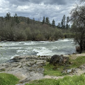 Ti'lomikh Trail - The falls - Hiking Near Me