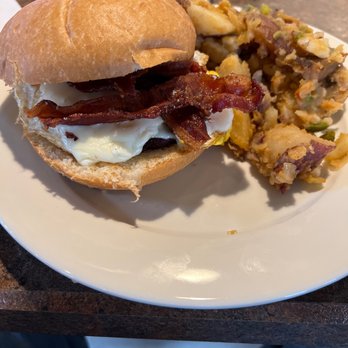 Edgewood Cafe - a bacon and egg sandwich with potato salad - American Near Me - Yardley, Pennsylvania Edgewood Cafe - a bacon and egg sandwich with potato salad - American Near Me - Yardley, Pennsylvania