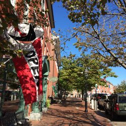 Club Boutique & City Shoes - Front of the store