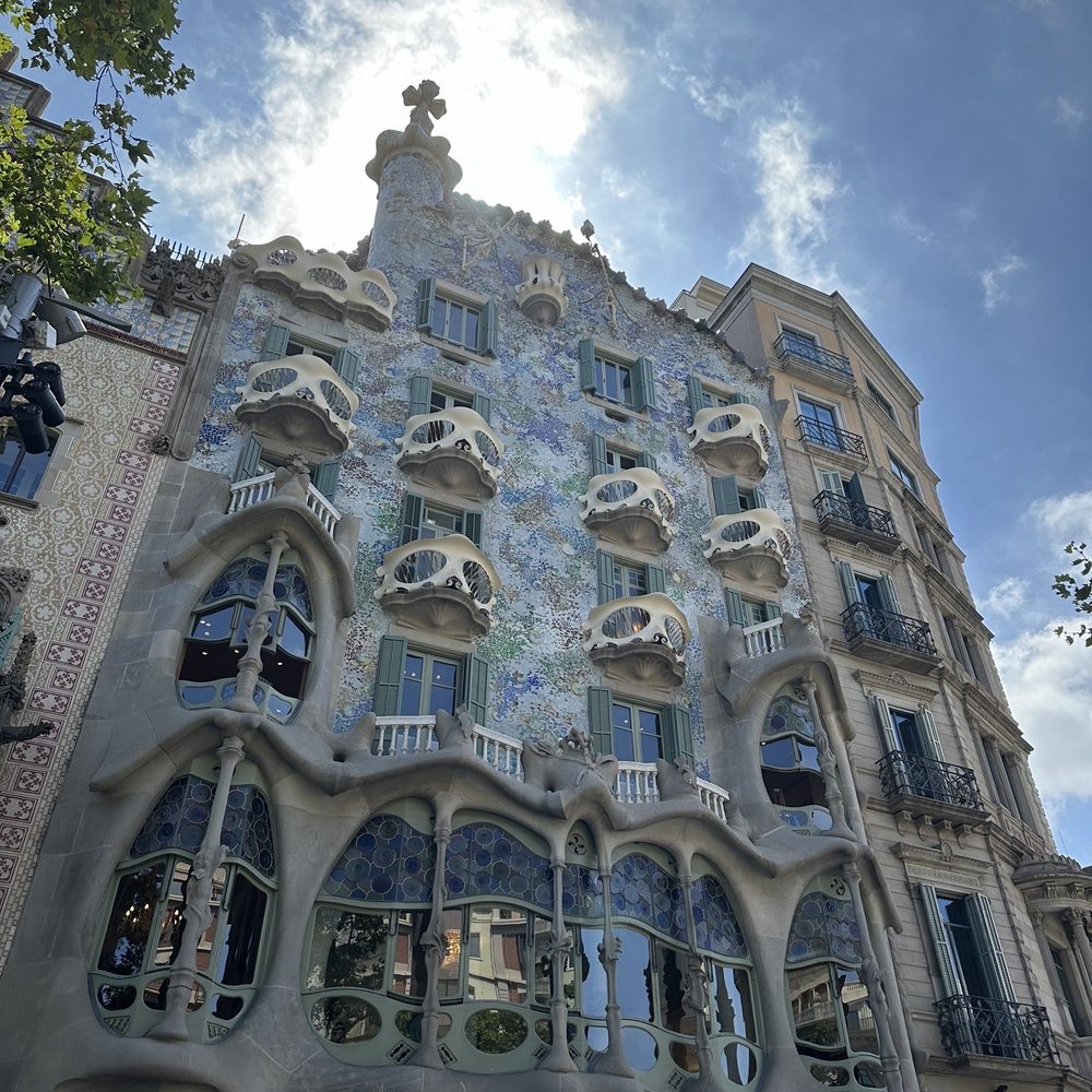 Casa Batlló - Landmarks & Historical Buildings Near Me - Barcelona, B Casa Batlló - Landmarks & Historical Buildings Near Me - Barcelona, B