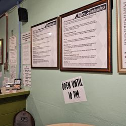 The 7th on Walnut - Menu wall