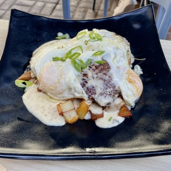 Down the Hatch Maui - Southern Style Loco Moco - Seafood Near Me - Lahaina, Hawaii