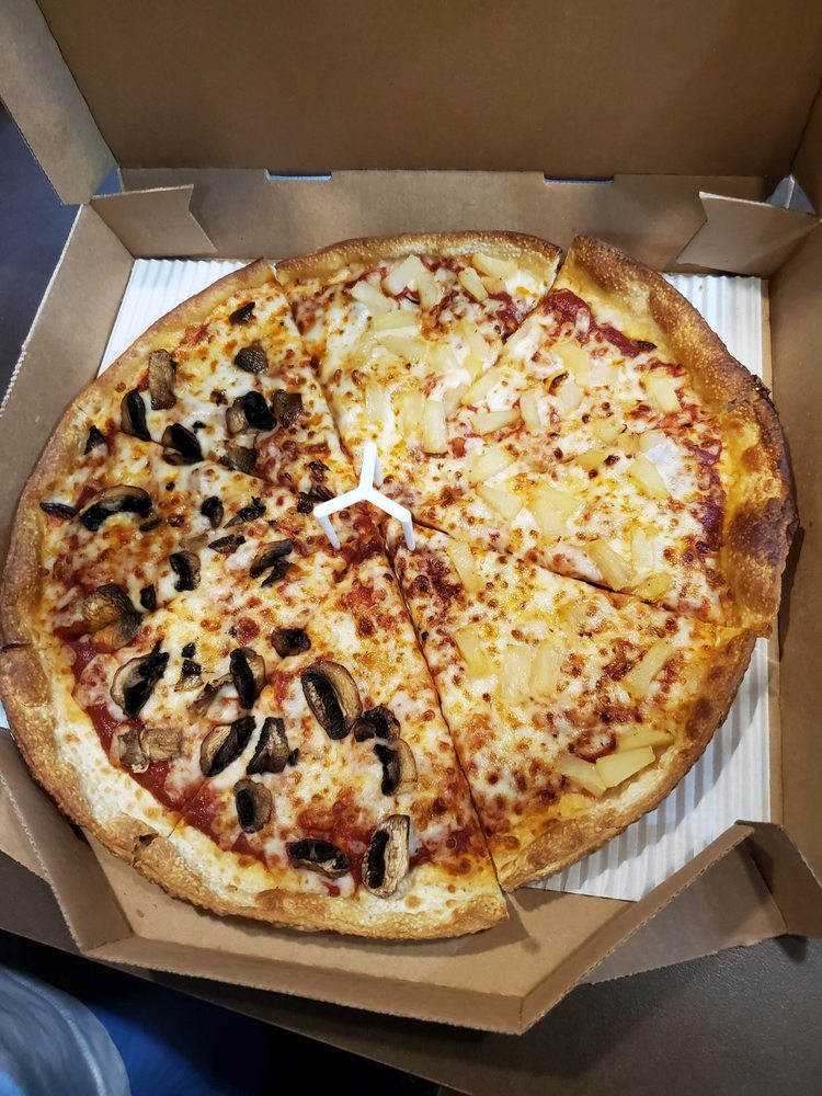 PIZZA HUT Updated August 2024 22 Photos & 22 Reviews 1404