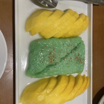 Jaopaya Thai Restaurant - Mango with sweet sticky rice - Thai Near Me - Reseda, California