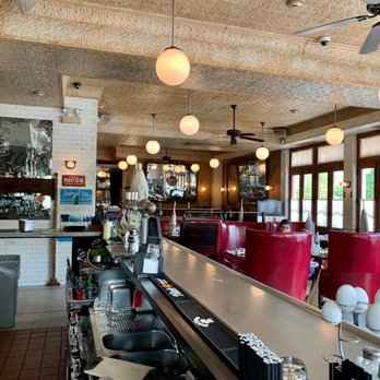 Miramar Bistro - dining room view - French Near Me - Highwood, Illinois Miramar Bistro - dining room view - French Near Me - Highwood, Illinois