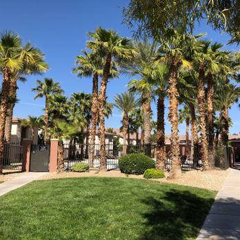 Acerno Villas - Courtyard area by the pool entrance. - Apartments Near Me - Las Vegas, Nevada