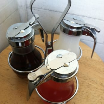 Eggs 'n Things - Regular maple syrup, coconut and guava syrups - Breakfast & Brunch Near Me - Honolulu, Hawaii