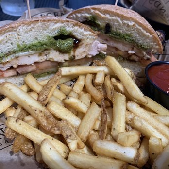 Legends Grill and Bar - Sports Bars Near Me - Yorkville, Illinois
