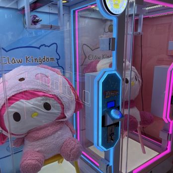 Claw Kingdom - Giant plush - Arcades Near Me - Honolulu, Hawaii Claw Kingdom - Giant plush - Arcades Near Me - Honolulu, Hawaii