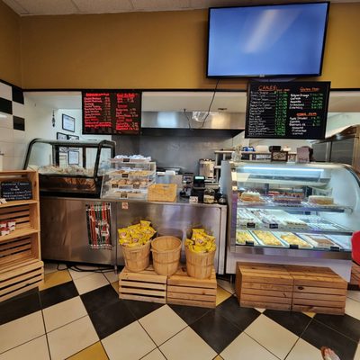 Ogi's European Bakery and Deli - Healthy Homemade Sandwiches, Cakes, Meals by null