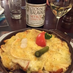 Le Rothorn - Croûte au fromage au tomates et au basilique--delicious!