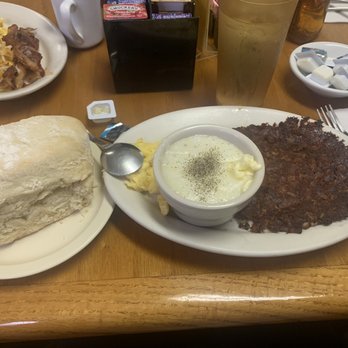Harriette's Restaurant - Corned beef hash and eggs - Breakfast & Brunch Near Me - Key Largo, Florida Harriette's Restaurant - Corned beef hash and eggs - Breakfast & Brunch Near Me - Key Largo, Florida