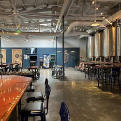 Fort Rock Brewing - Plenty of seating
