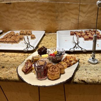 Goofy's Kitchen - Desserts and pastries - American Near Me - Anaheim, California