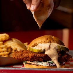 Louie’s Rock’N Hot Chicken - Chicken Sandwich