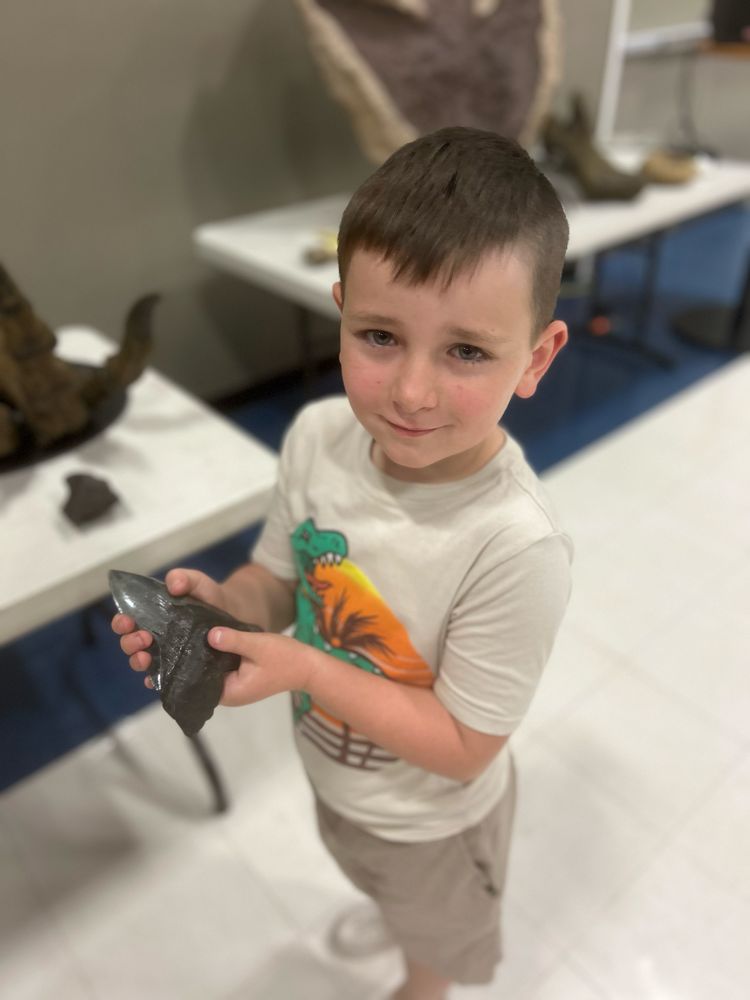 Refuge Kids Day Camps Logo