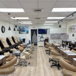 Refresh Nail & Spa