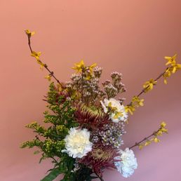 Medium size bouquet added on to the baby package Medium size bouquet added on to the baby package