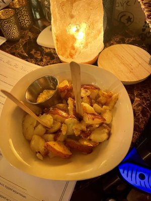 Yes Mama Wine Bar: A Puerto Rican & Spanish Catering Kitchen by null