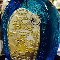 Tres toños blanco Winner of 2015 as the best blanco double gold medall. " the fifty best competition