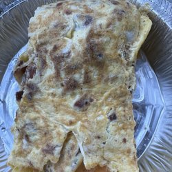 Brooklyn Bagels & Cafe - Your eggs should never be brown, clearly it's going to be a dry omelette. Because they really don't know what the hell they're doing.