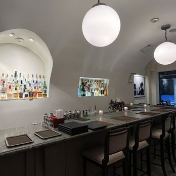 La Coquille - Beautiful bar - French Near Me - Manhasset, New York La Coquille - Beautiful bar - French Near Me - Manhasset, New York