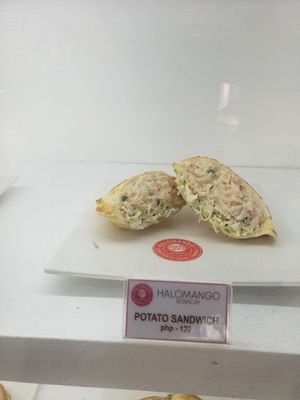 Halomango beach by null