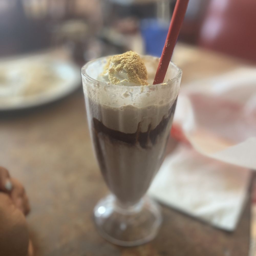 Annie's Cafe - Temecula - S'mores Milkshake - Breakfast & Brunch Near Me - Temecula, California