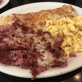 Russell's - Corned Beef and Hash - homemade and perfectly fine.  Delicious! - American Near Me - Pasadena, California