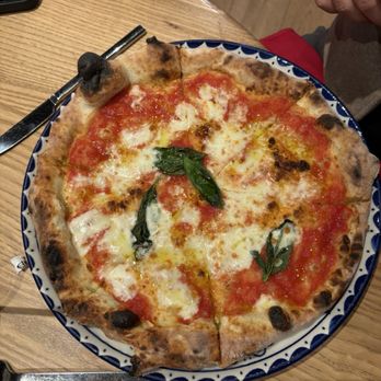 Eataly - Sherway Gardens - Margarita pizza - Grocery Near Me - Toronto, Ontario