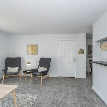 Hilltop Apartments - Model Living Room - Apartments Near Me - Cincinnati, Ohio Hilltop Apartments - Model Living Room - Apartments Near Me - Cincinnati, Ohio
