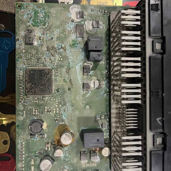 Jerry's Lock and Automotive Diagnostics - Extensive control unit corrosion causing a misdiagnosis of a anti theft problem at another shop - Auto Security Near Me Jerry's Lock and Automotive Diagnostics - Extensive control unit corrosion causing a misdiagnosis of a anti theft problem at another shop - Auto Security Near Me