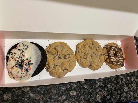 Crumbl - Renton by null