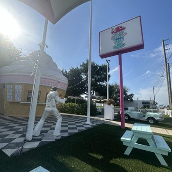 Dairy Joy - Seminole - Ice Cream & Frozen Yogurt Near Me - Seminole, Florida