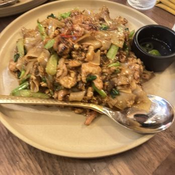Hanuman Thai Eatery - pad see ew with chicken - Thai Near Me - Orange, California Hanuman Thai Eatery - pad see ew with chicken - Thai Near Me - Orange, California