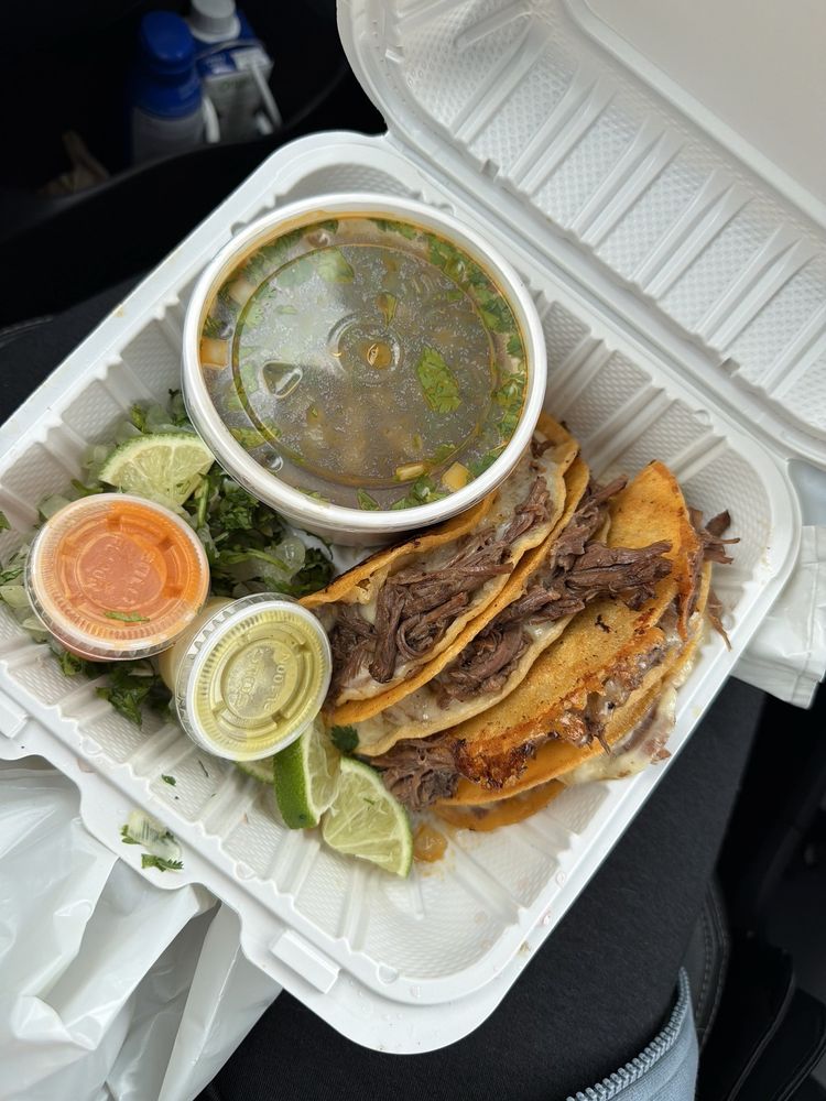 Birria Kings El Cheesy Taco Logo