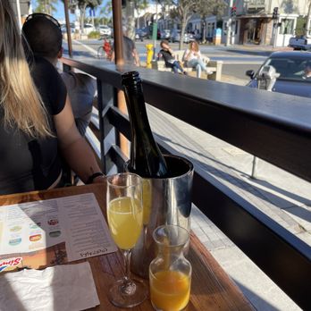 Simmzy's - American Near Me - Manhattan Beach, California Simmzy's - American Near Me - Manhattan Beach, California