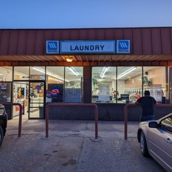 Pinon Placita Laundry - Storefront