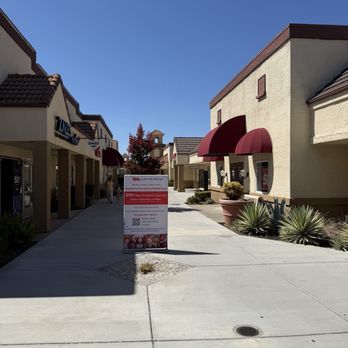 Folsom Premium Outlets - Shopping Centers Near Me - Folsom, California