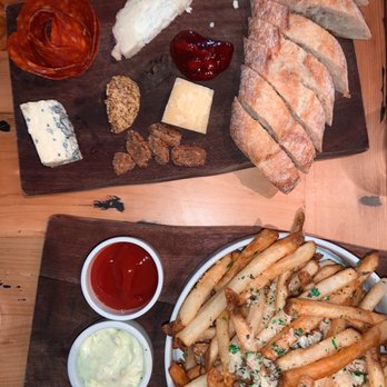 Cru Cellars - Truffle fries and charcuterie board  @cheylovesfood - Wine Bars Near Me - Tampa, Florida