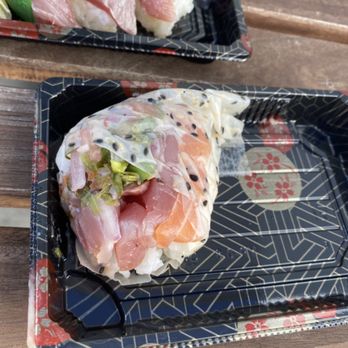 SushiStop Pasadena - Tuna in ceviche hand roll - Sushi Bars Near Me - Pasadena, California SushiStop Pasadena - Tuna in ceviche hand roll - Sushi Bars Near Me - Pasadena, California