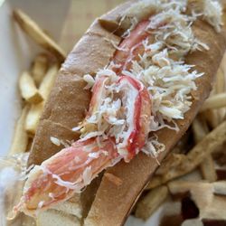Angie’s Lobster - Cold Crab Roll