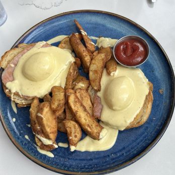 OEB Breakfast - Mission - Traditional Benny - Breakfast & Brunch Near Me - Calgary, Alberta OEB Breakfast - Mission - Traditional Benny - Breakfast & Brunch Near Me - Calgary, Alberta