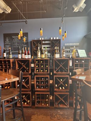 Vino at the Landing by null