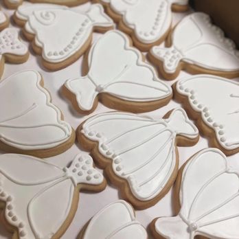 Cakes by Bella - Wedding dress cookies - Custom Cakes Near Me - Harvard, Illinois