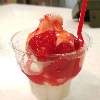 DQ / Orange Julius - strawberry sundae - Ice Cream & Frozen Yogurt Near Me - Kailua Kona, Hawaii DQ / Orange Julius - strawberry sundae - Ice Cream & Frozen Yogurt Near Me - Kailua Kona, Hawaii