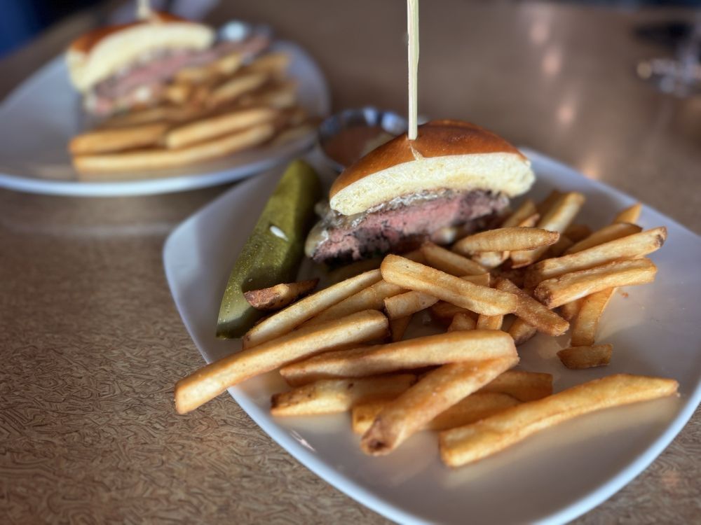 Sweet Lou's Restaurant & Tap House