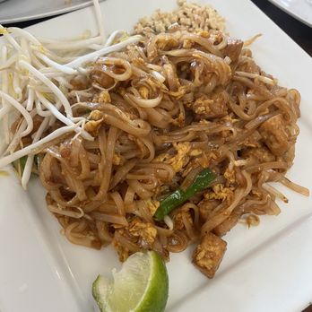 Banana Bay Restaurant - Pad Thai - Thai Near Me - Temple City, California Banana Bay Restaurant - Pad Thai - Thai Near Me - Temple City, California