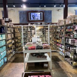 Amici Market - Love the organization and set up.