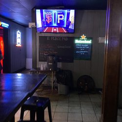 R Place Pub